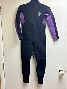 Lemorecn Womens 3/2mm Full Wetsuit Size 12 Black Purple Back Zip Diving Surf